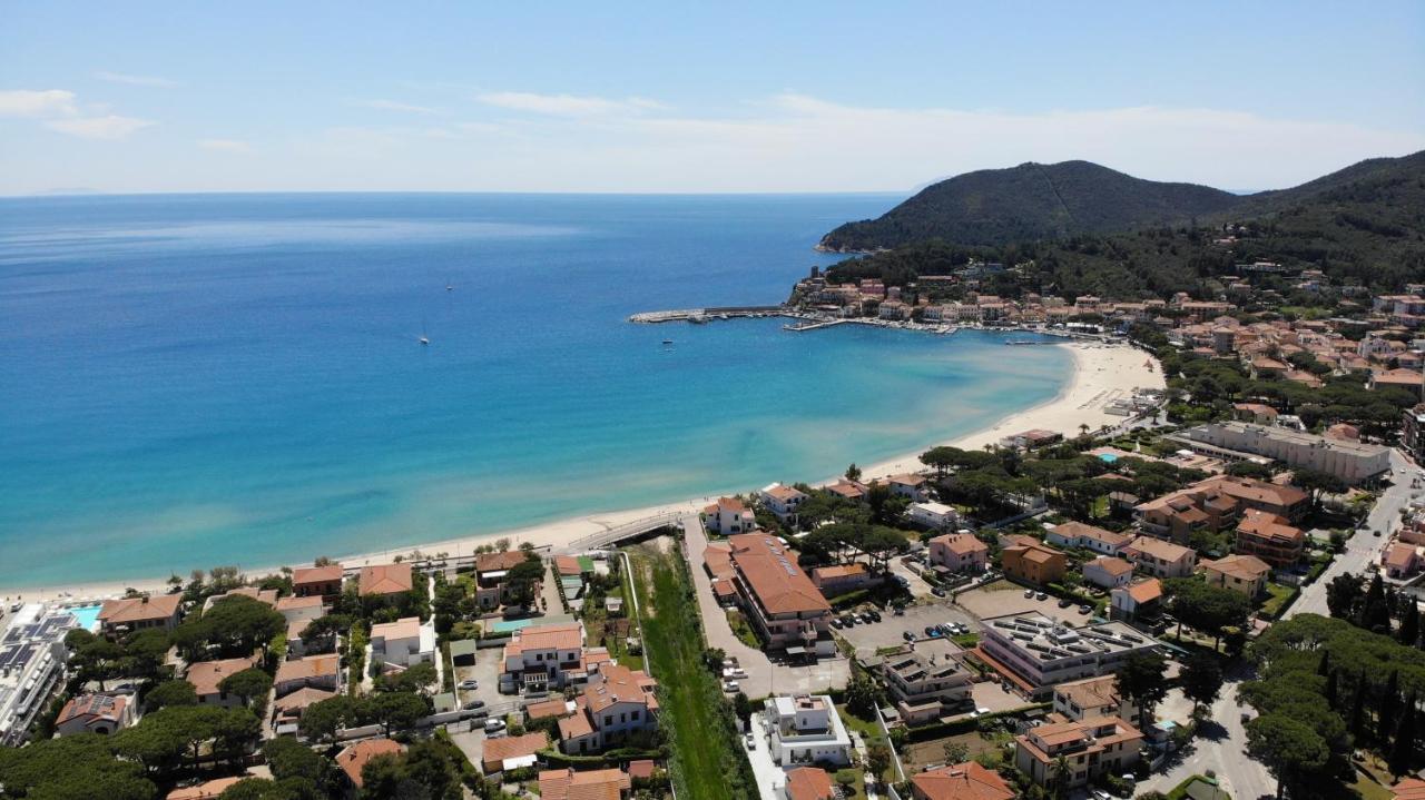 Appartamenti Sabbia - Zona Mare Con Terrazze, Clima, E Posti Auto Марина ди Кампо Екстериор снимка